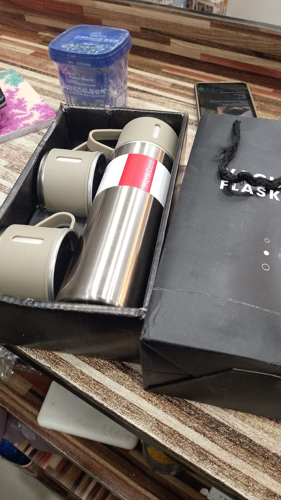 STAINLESS STEEL VACUUM FLASK SET, 500ML WITH 2CUPS (random color)