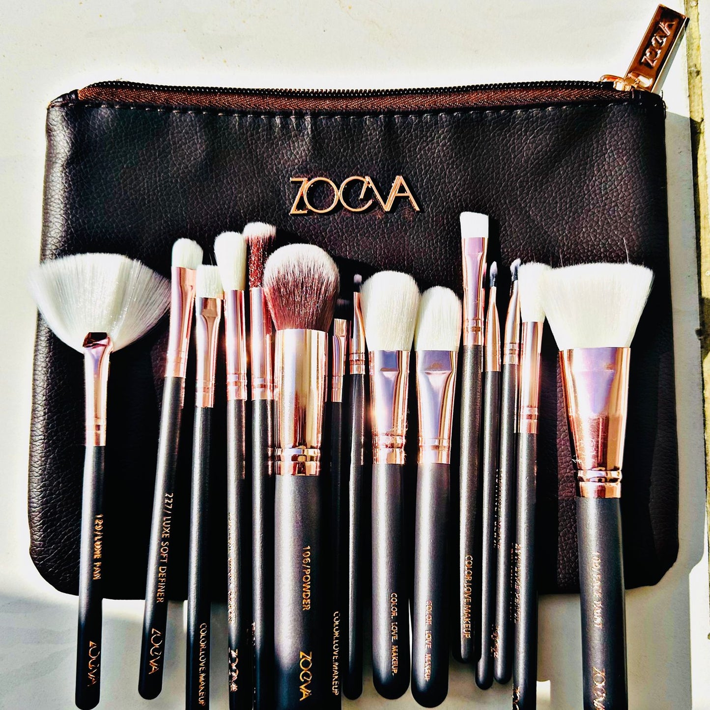 pack of 12 Zoeva makeup brushes with pouch complete makeup brush set