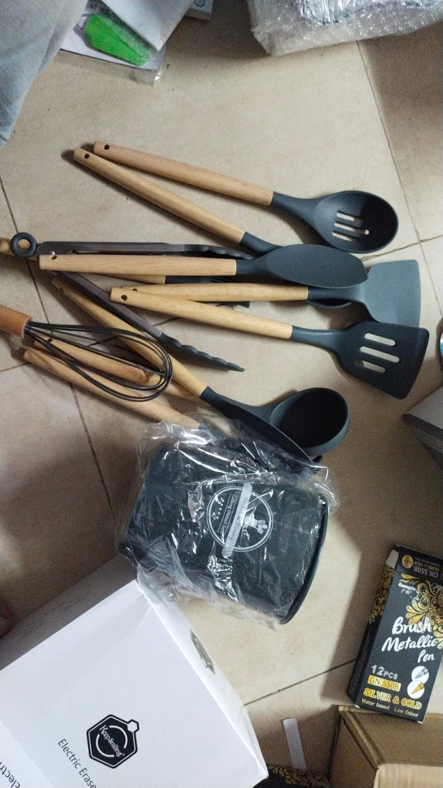12 pcs set Wooden Handle Silicone Kitchen Utensils With Storage Bucket High