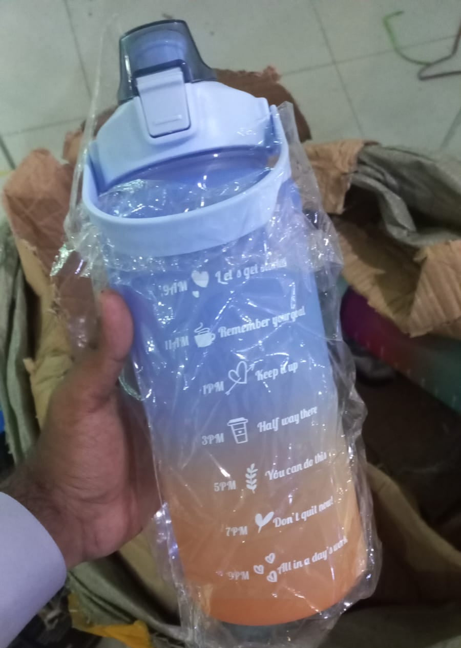 Three-piece Motivational Sports Water Bottles Set (2000ml, 850ml, 350ml)(Random Color)