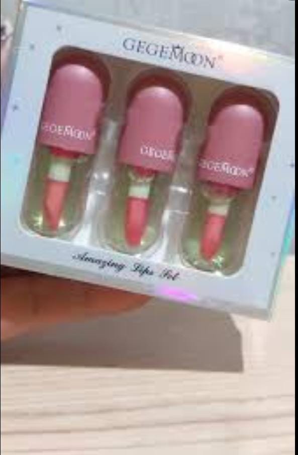 (pack of 3 ) NEW Lip Gloss Capsule Lip Plumper Oil Shiny