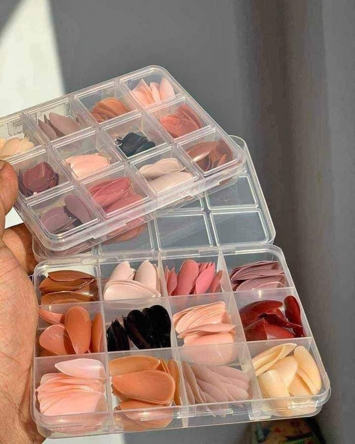 Artificial Nails 144 pcs With Nail Glue, Beautiful Fancy Fake Nails (Random