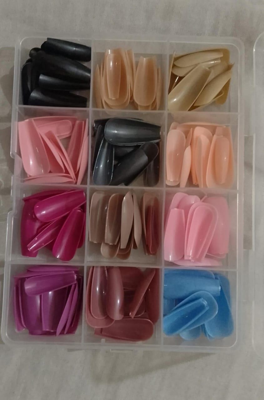 Artificial Nails 144 pcs With Nail Glue, Beautiful Fancy Fake Nails (Random