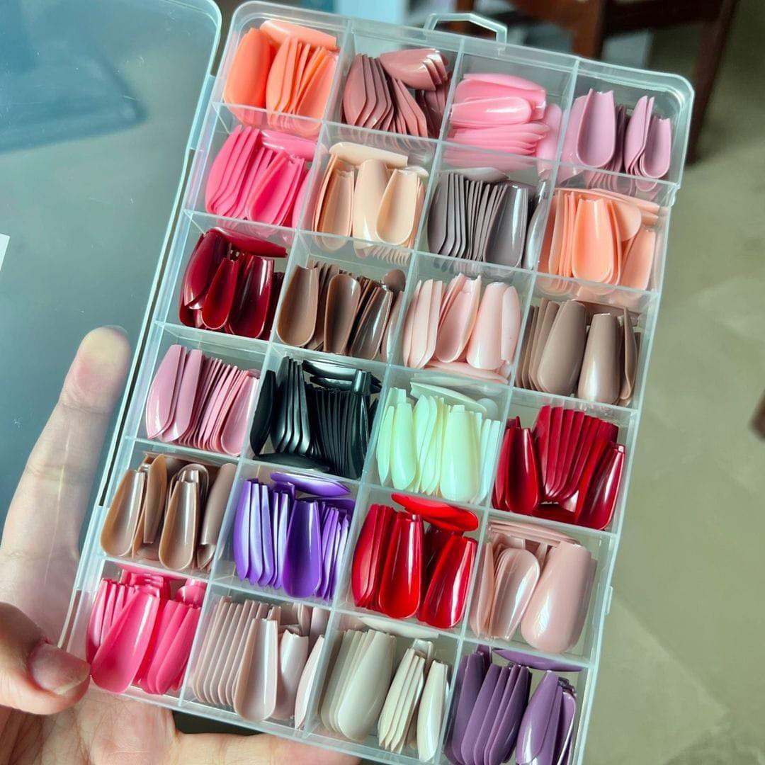 576 pcs nails with box ,Reusable Artificial nails, 24 different colours, beautiful