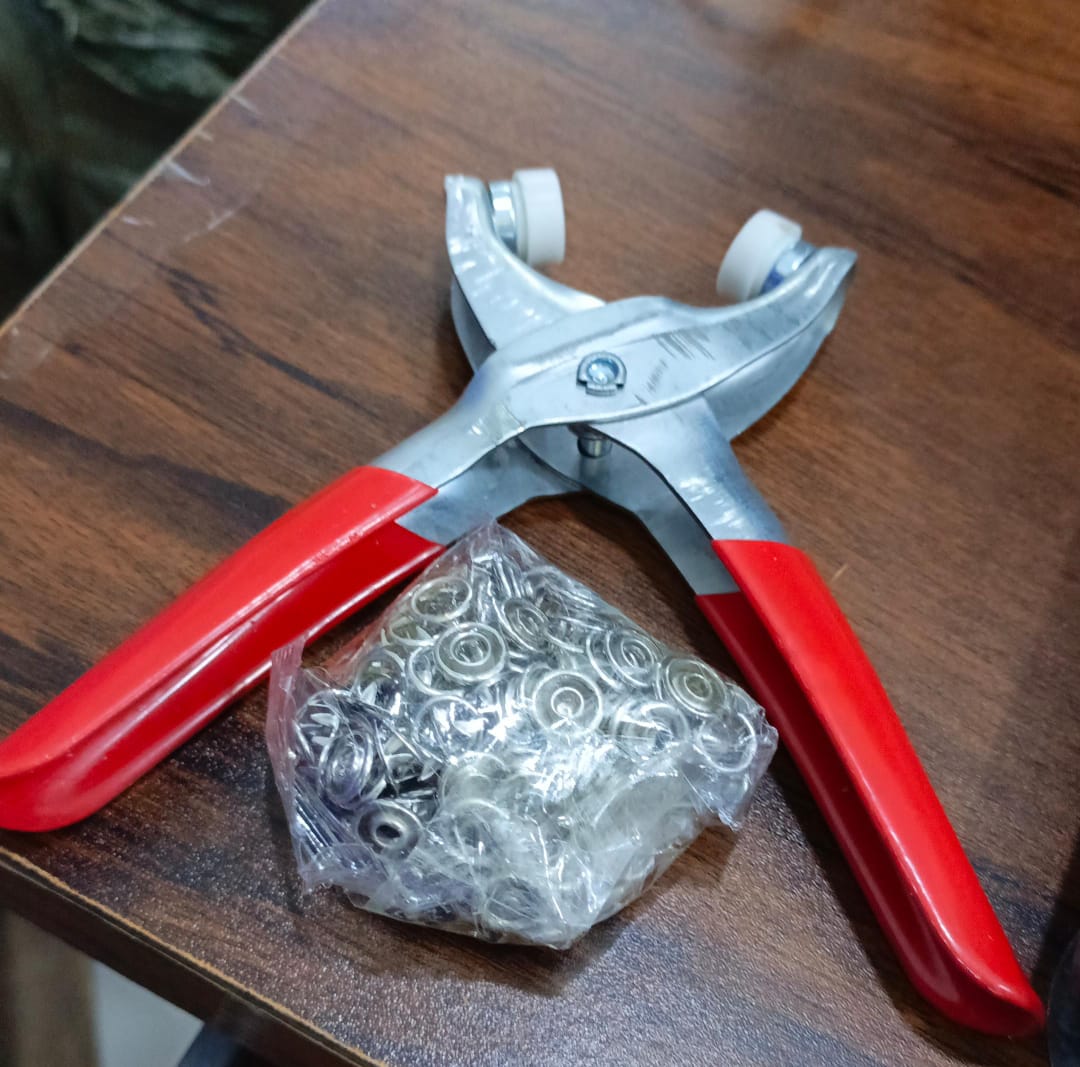 Metal Hand Press Tich Button Machine metal good quality - 50 PCs