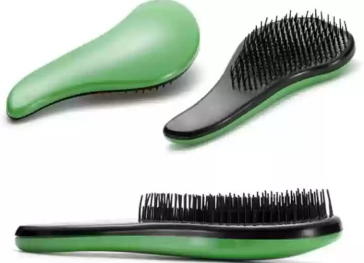 Hair Brush Combs Salon Gentle Anti-static Brush (random color)