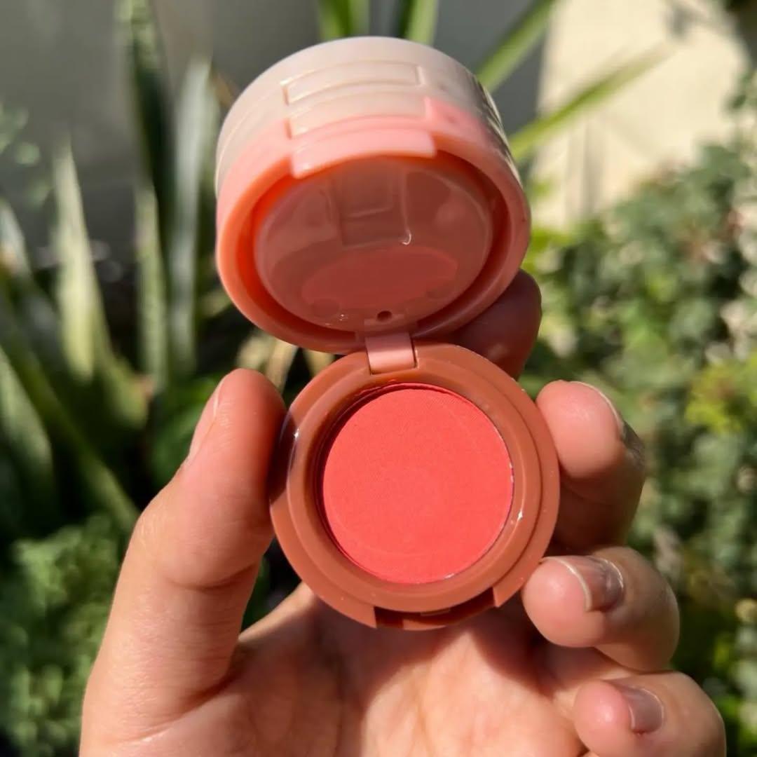 Mocallure 3 in 1 blusher highlighter kit Package Includes: 1 x Blusher