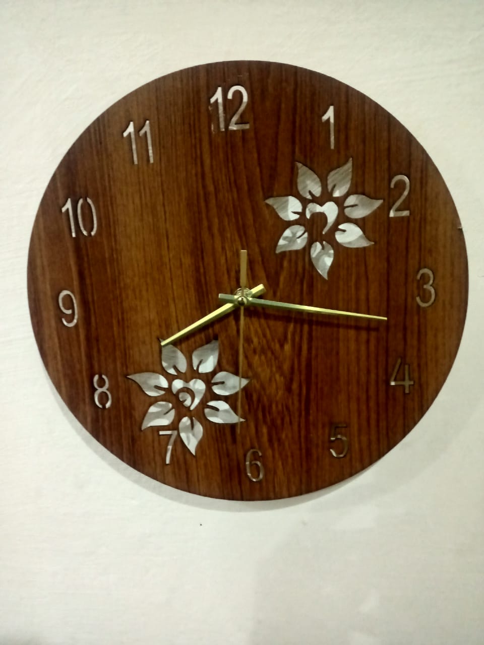 Wooden 3D Wall Clock Modern Design Flower Cut Living Room Decoration Kitchen