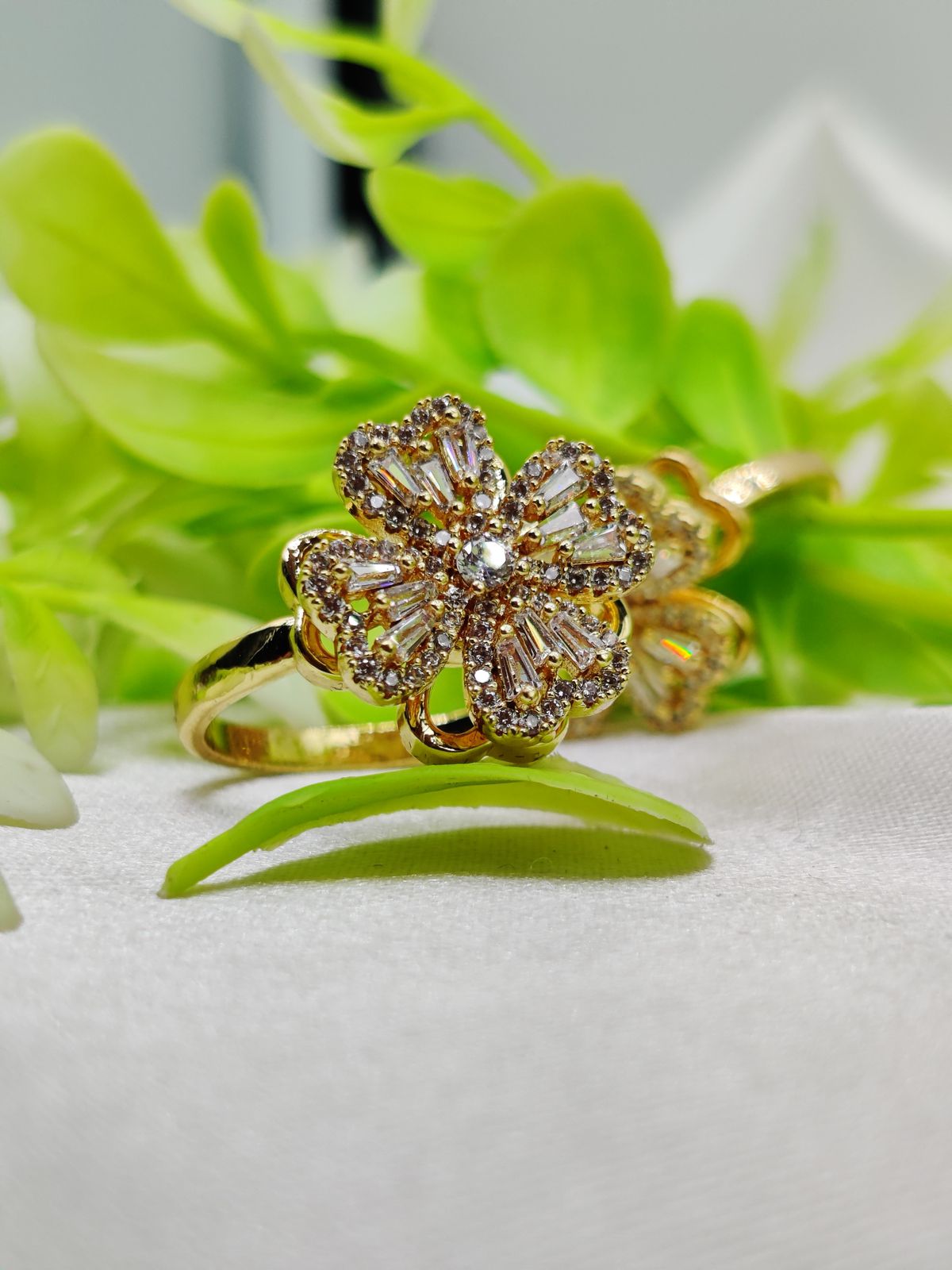 1 Piece Imported Dazzling Movable Floral Blossom Adjustable Rings - 2 ColorÂ