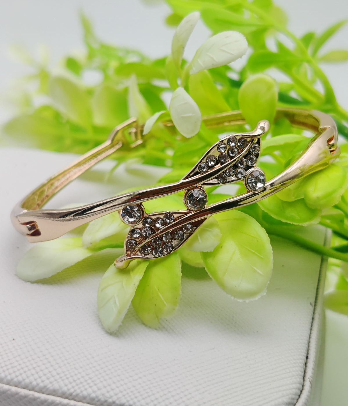 Adjustable Crystal Leaf Bracelet - Imported Golden Bracelets -| Best Quality Artificial