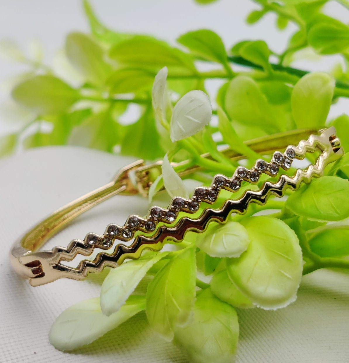 Adjustable Imported Luxury Zig-Zag Crystal Bracelet A True Statement of Elegance