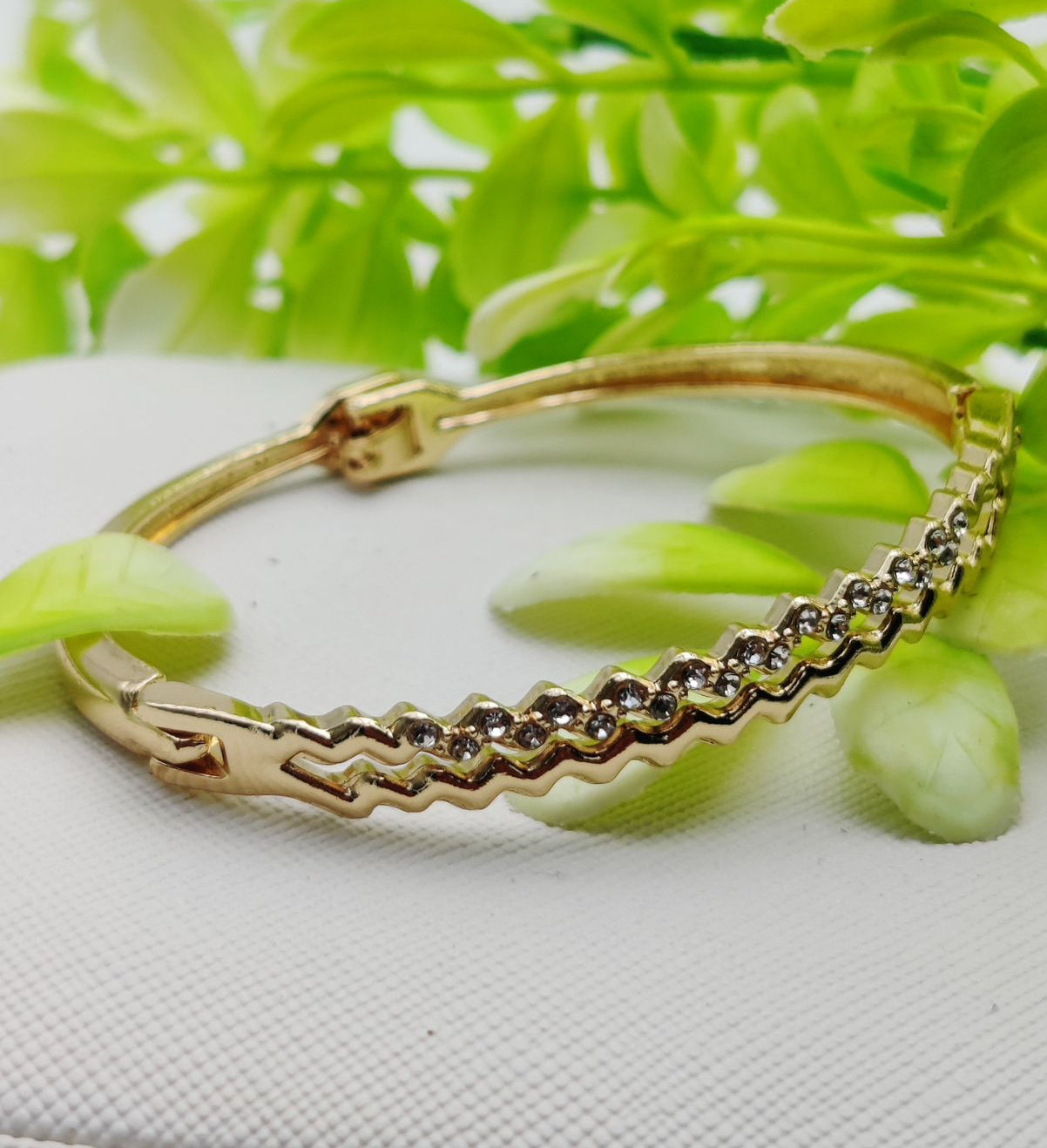 Adjustable Imported Luxury Zig-Zag Crystal Bracelet A True Statement of Elegance