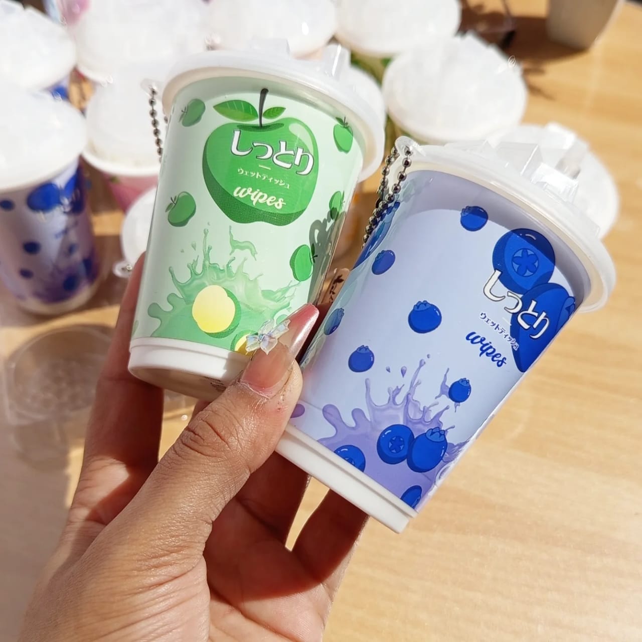 Juics Shape Mini Wet Wipes Tissue, Extremely Portable Tin / 30 Wet