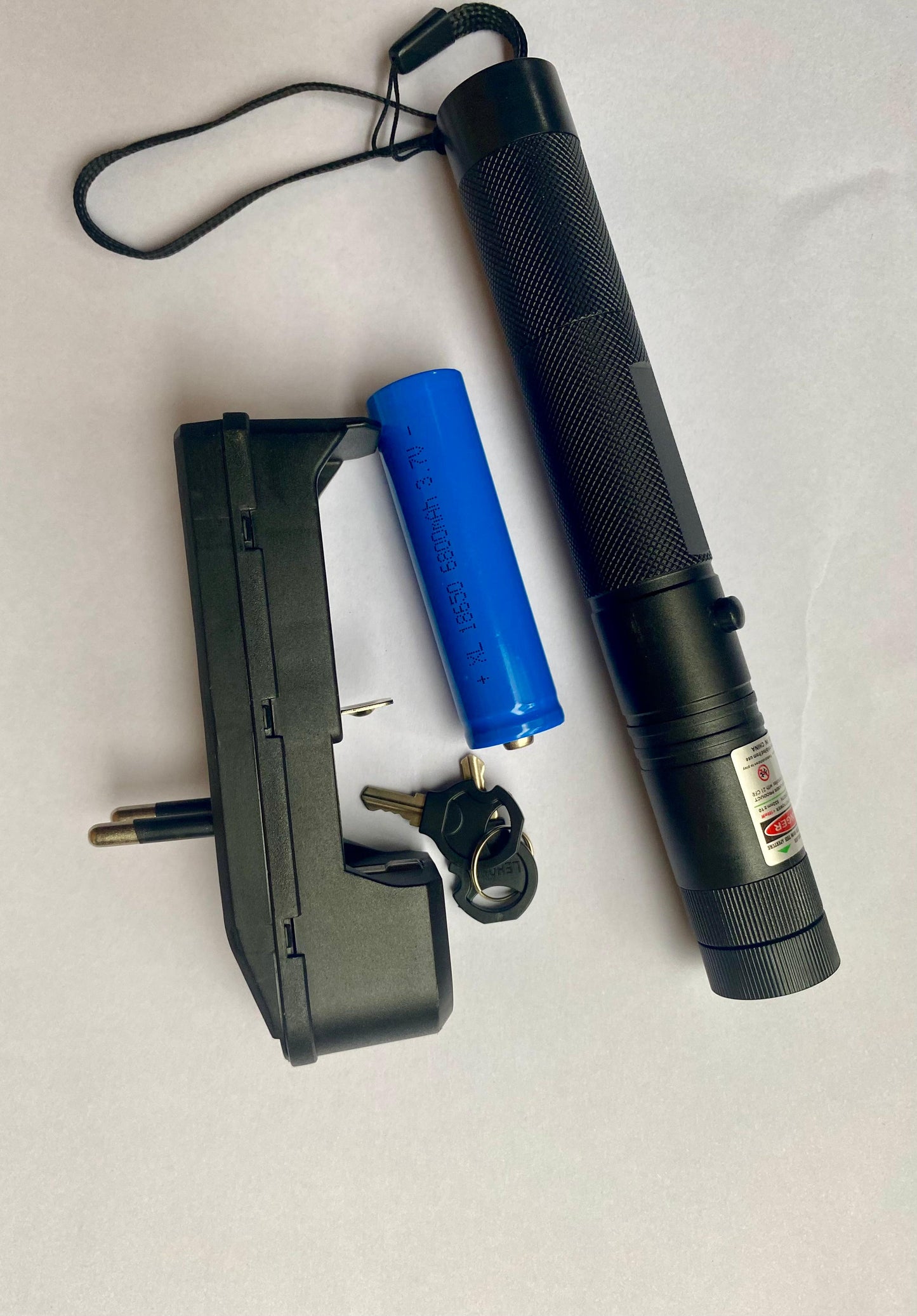 jy-303 Green Laser Pointer Rechargeable with Lock Key, Charger & Ideal