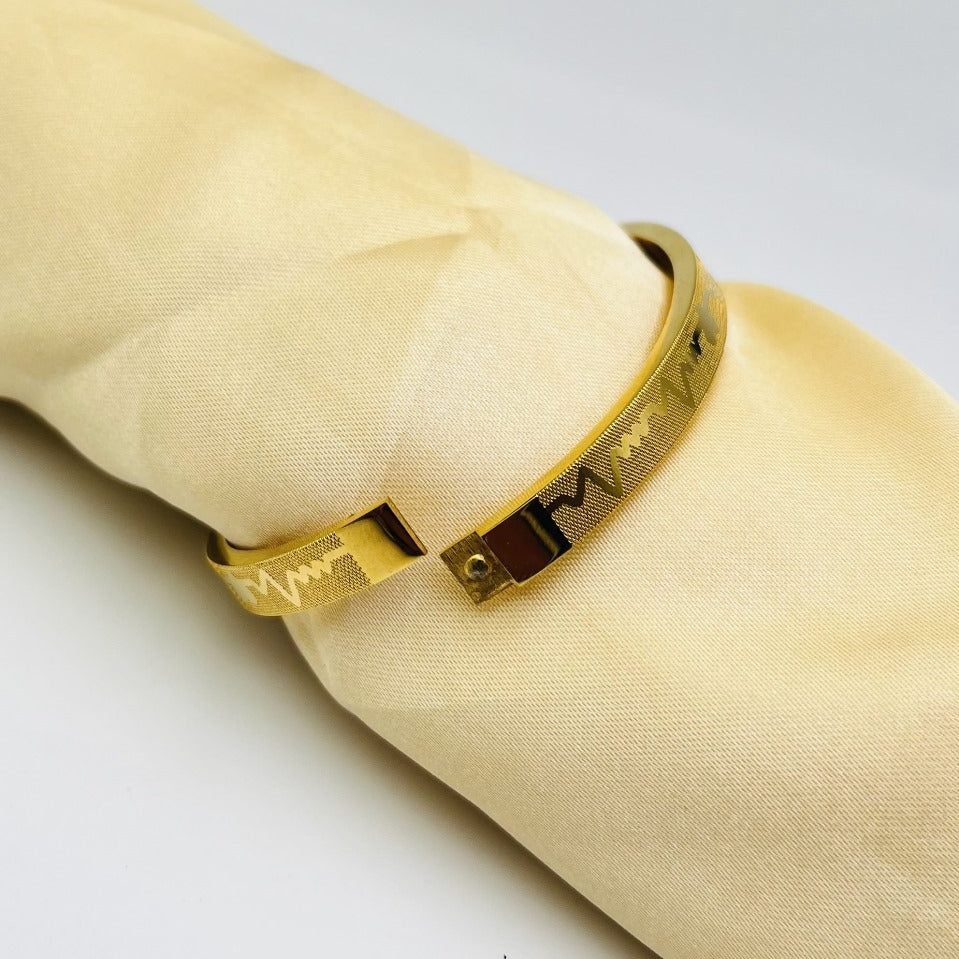 Adjustable Premium Heartbeat-Engraved Adjustable Cartier-Inspired Gold Bracelets | Best Quality Artificial Brac