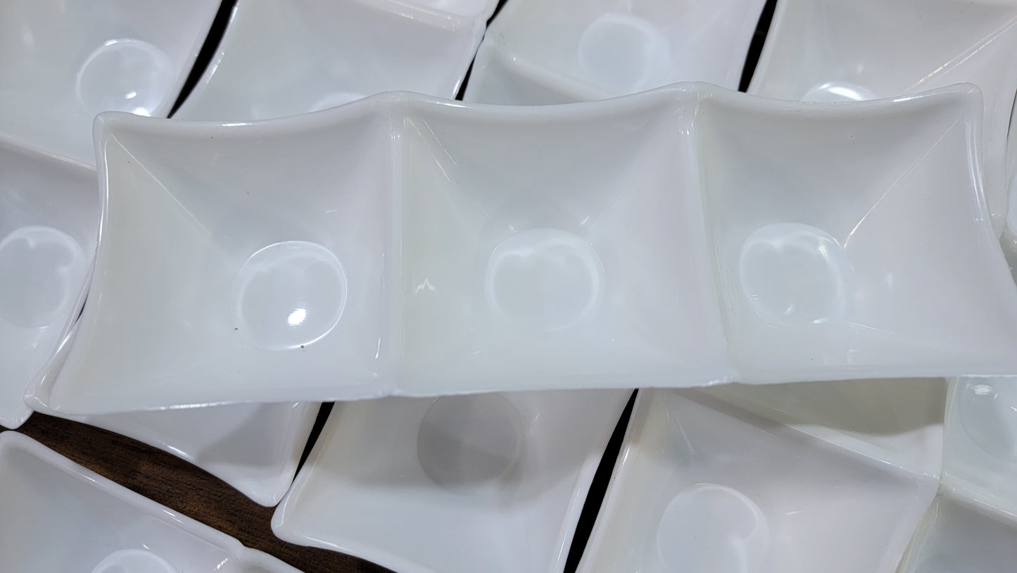 3-Compartment Dipping Sauce Dish BPA-Free Plastic Condiment Server for Hot Pot,