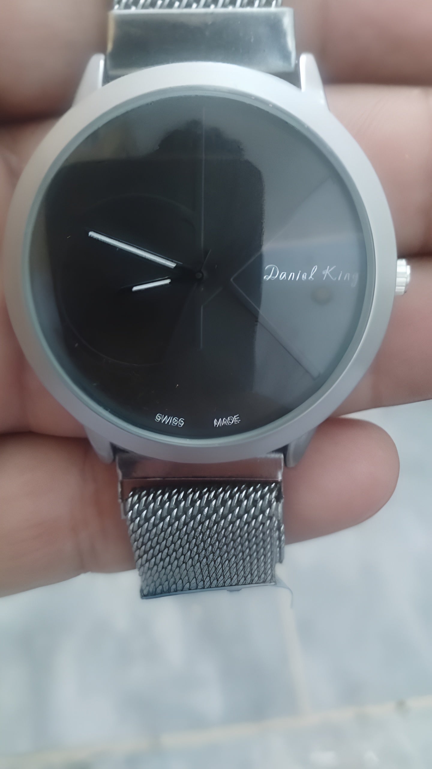 Original Magnet Stainless Steel Watch Waterproof, Sleek Design (No Box)