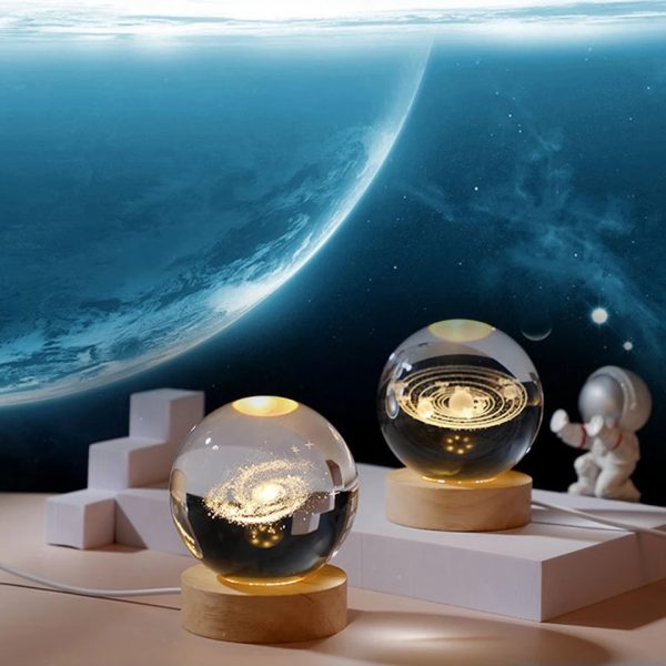 Crystal Ball Night Light Glowing Planet Galaxy Astronaut 3d Moon Table Lamp Usb (random Design) - Moon