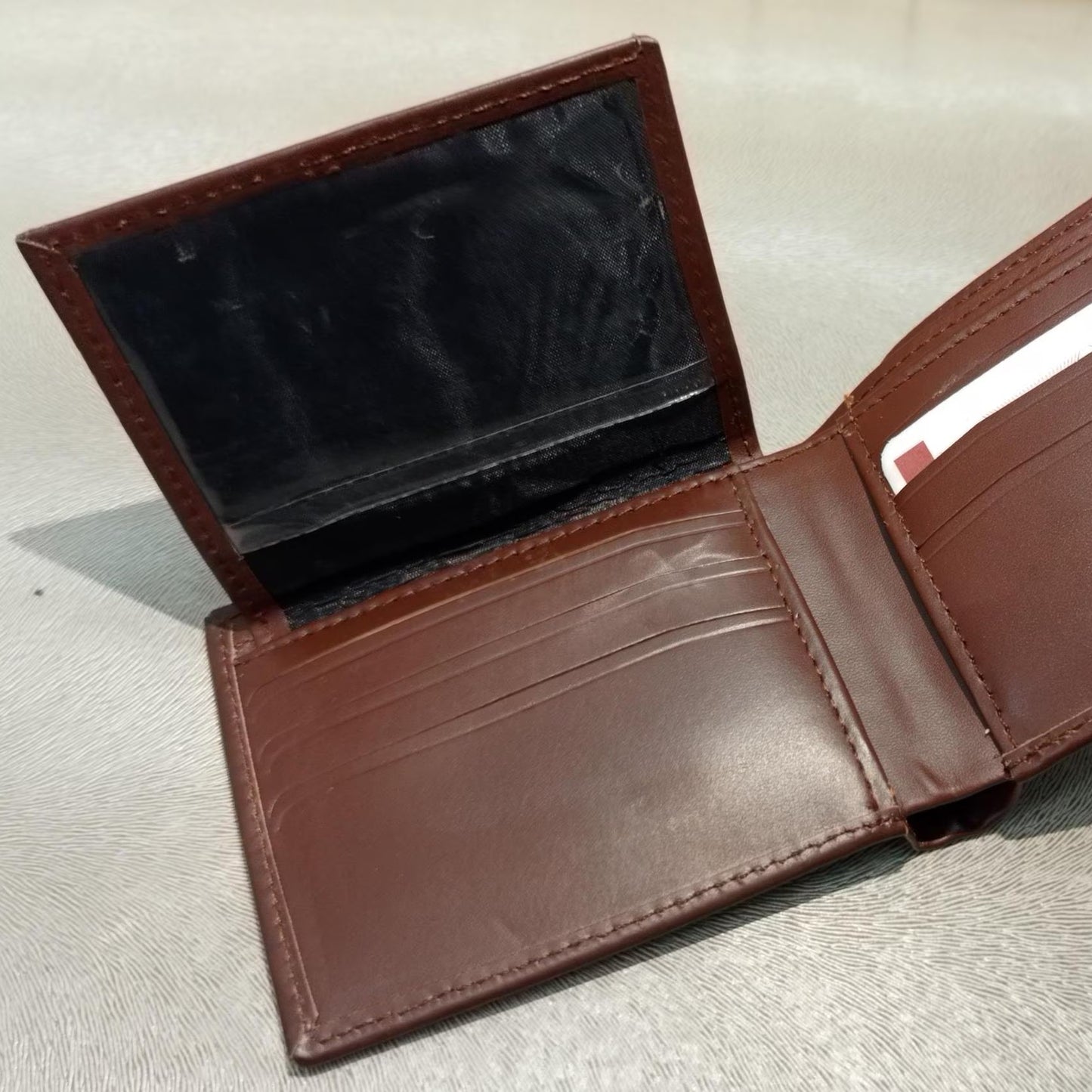 Men’s Genuine Leather Wallet | Stylish Bifold Purse with Clasp Compact