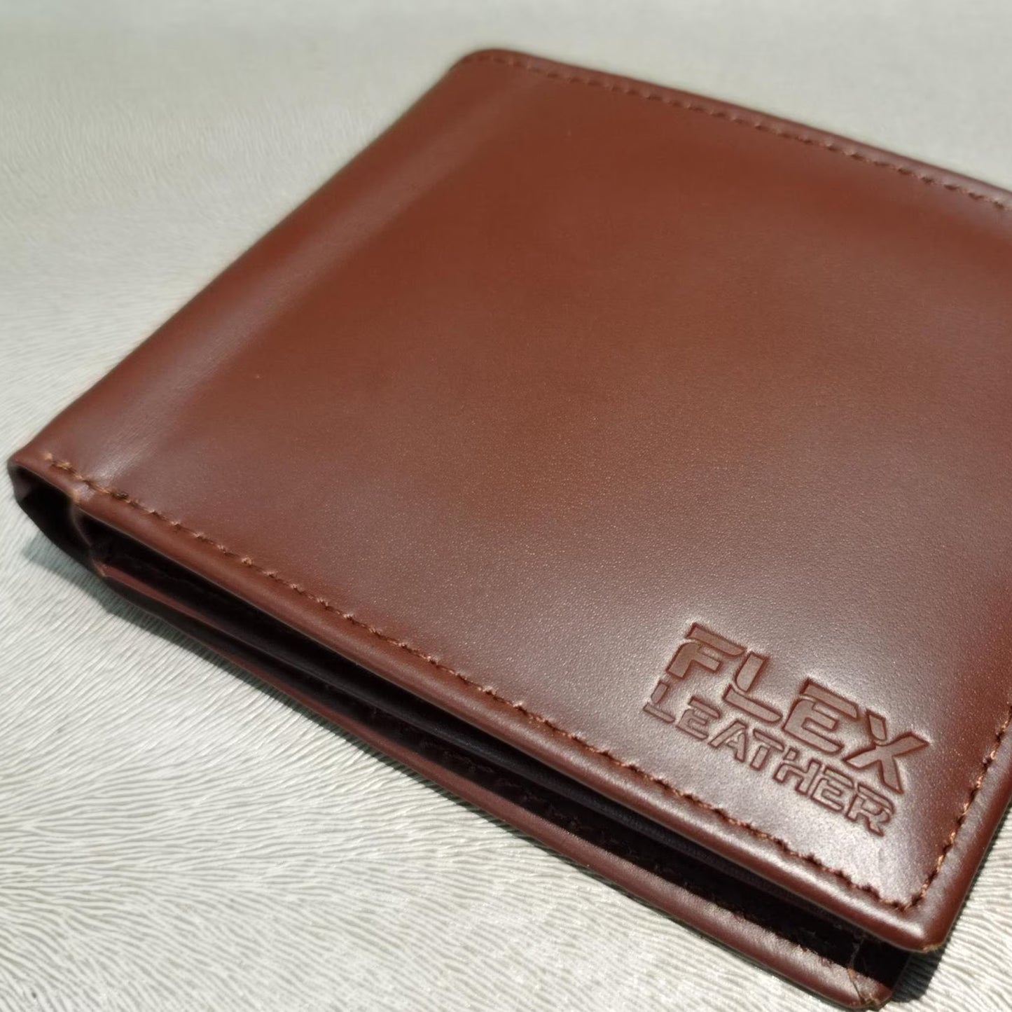 Men’s Genuine Leather Wallet | Stylish Bifold Purse with Clasp Compact