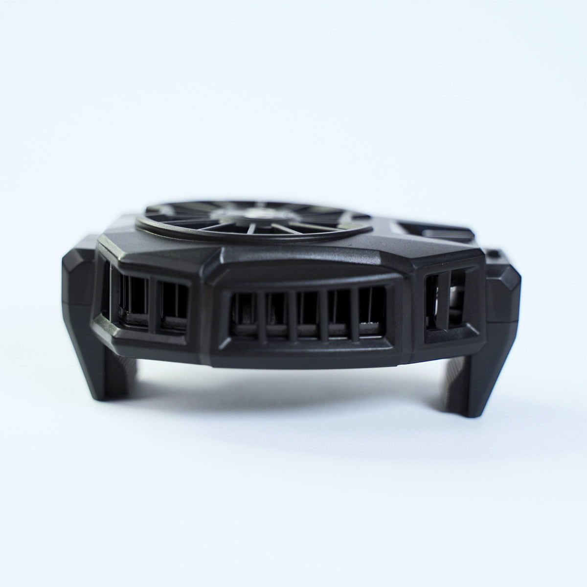 MEMO DL05 Portable Semiconductor Phone Cooler Fan Multi-Function Gaming Cooling Device