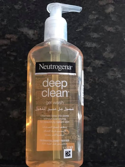 Neutrogena Deep Clean Gel Wash Oil-Free Daily Facial Cleanser for Oily