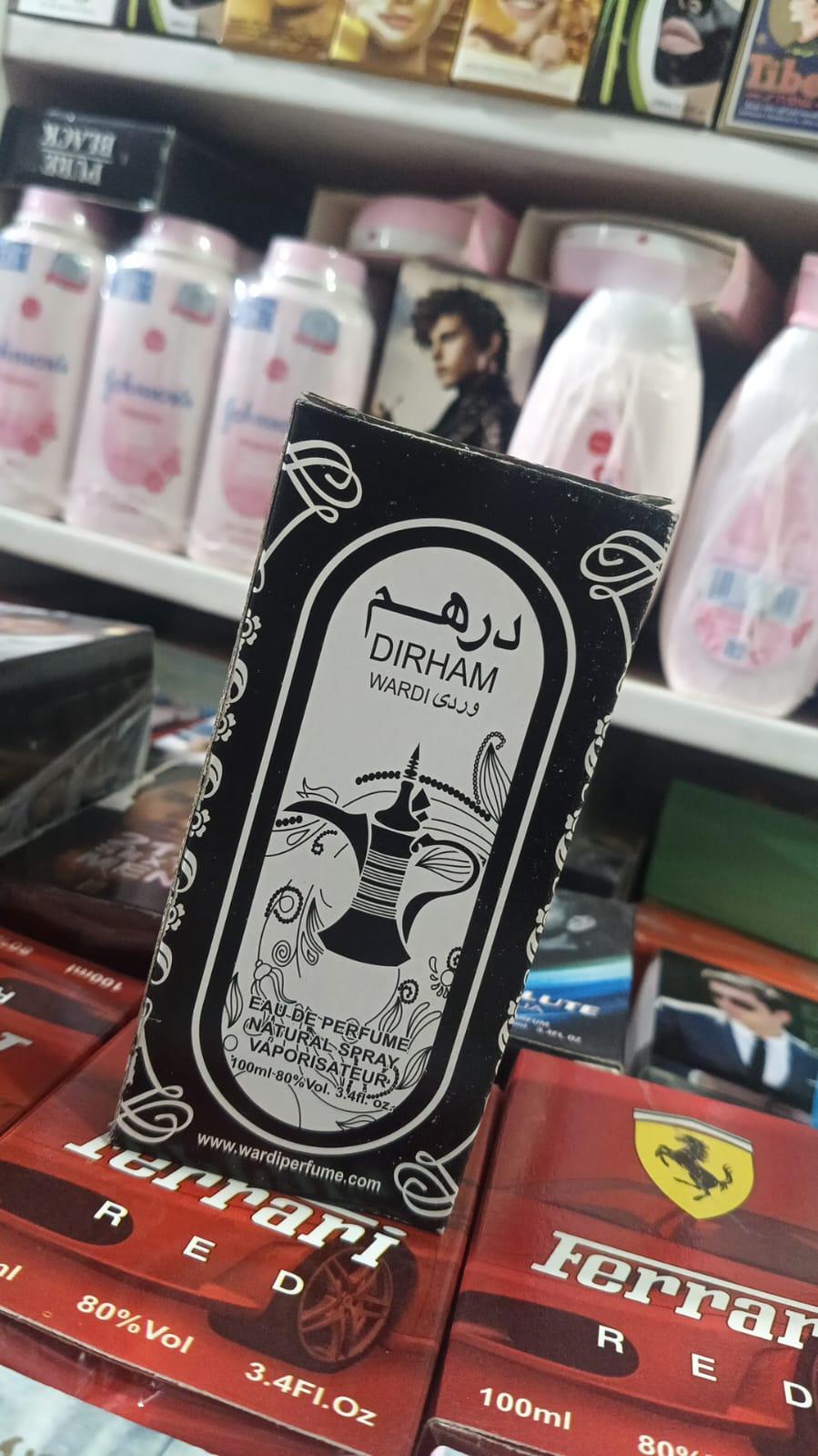 Unisex Long-Lasting Golden Liquid Perfume 3 to 4 Hour Fragrance, Elegant