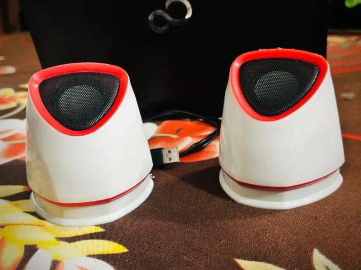 (Pair) 2.0 MULTIMEDIA SPEAKER Dynamic Listening With 2.0 channal speaker Style