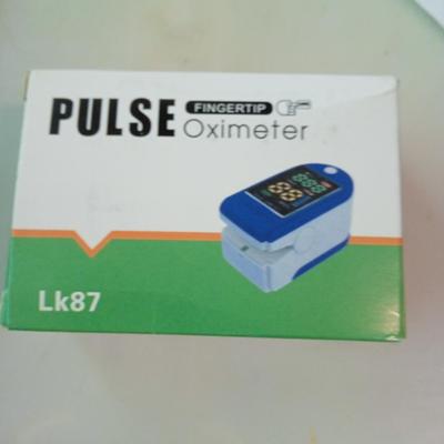 Fingertip Pulse Oximeter Blood Oxygen Saturation Detector Pulse Rate Monitor Portable Oximeter