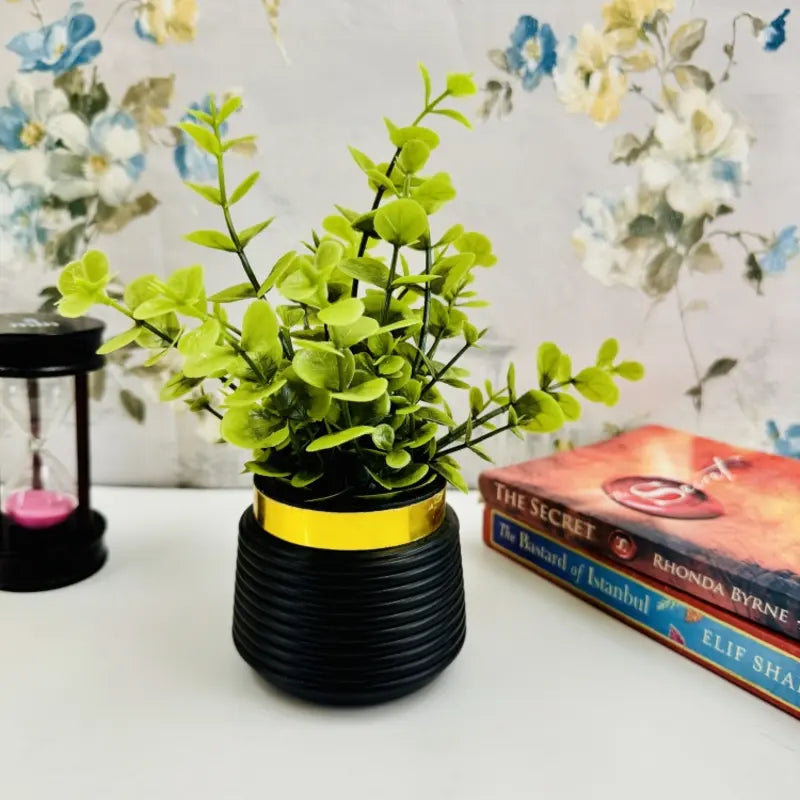 Artificial eucalyptus planter Tree Decoration Piece / Elevate your home’s elegance