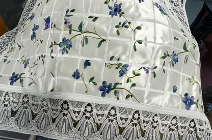 01 Meter Beautiful White Floral Dastarkhwan with Intricate Lace Border - Perfect