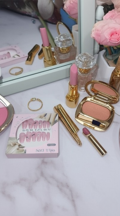 Luxury Pink Nail Tips Set 12 PCS False Nails with Glitter - CheckNpays