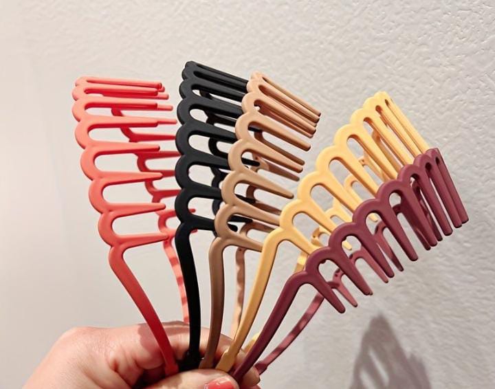 (pack of 2 ) Comb plastic hair bands Plastic Non Slip