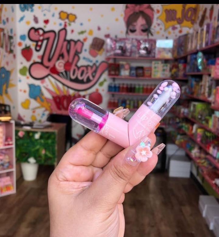 2 in 1 lip balm + lip shiner (random color)