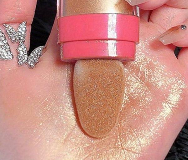 Shimmer highlighter (random color)