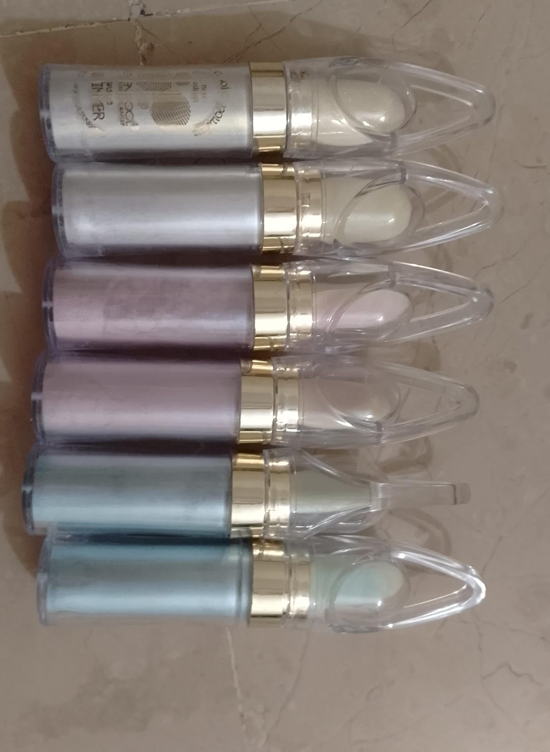 Shimmer highlighter (random color)