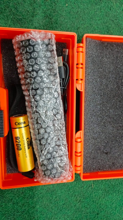 Portable LED flashlight, 3 light intensity modes, USB,