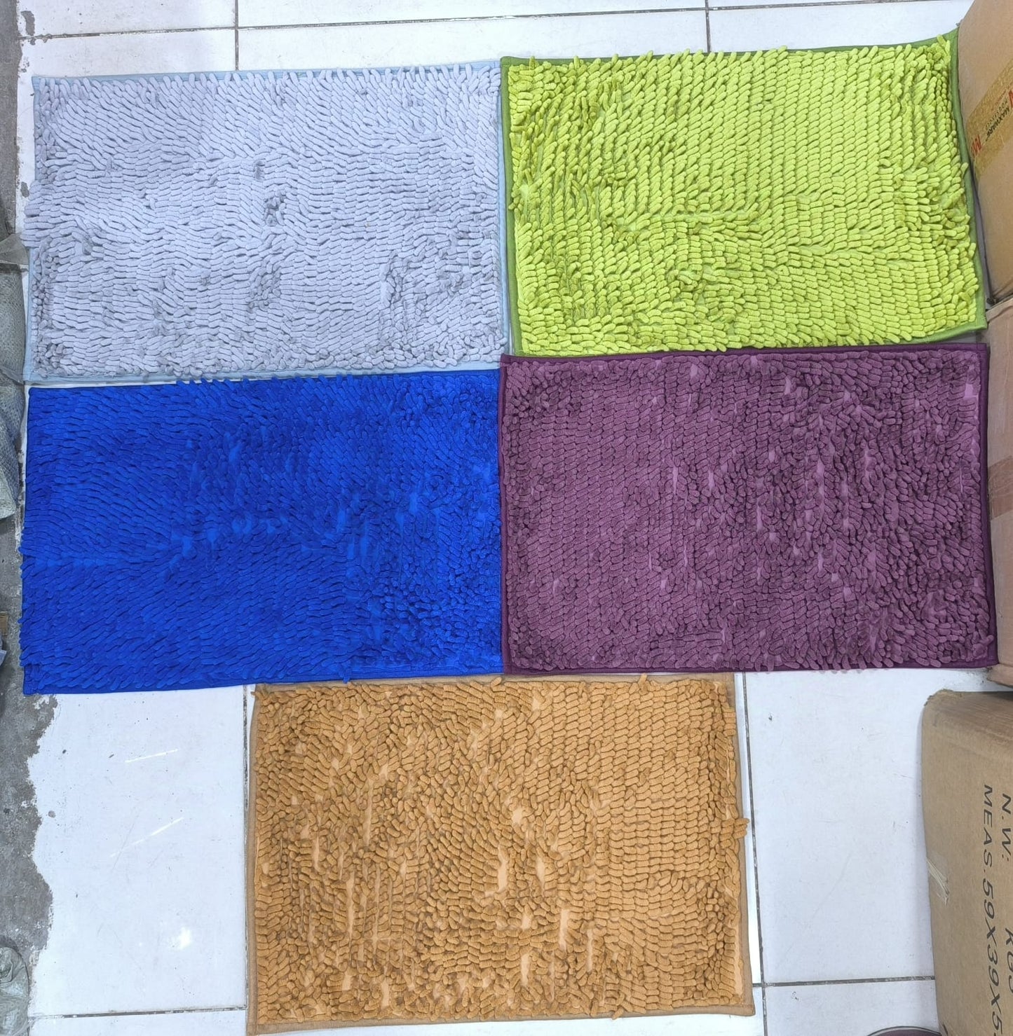 Nonslip water absorbent MicroFiber door away mats 40x60cm (random color)