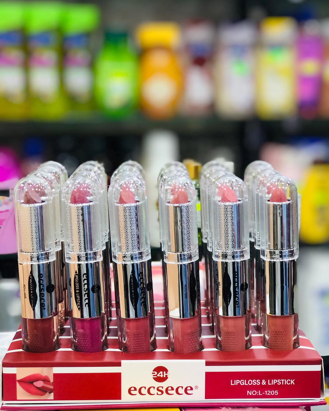Highly Pigmented, Soft And Smooth Texture Matt - 2 in 1 Lipstick