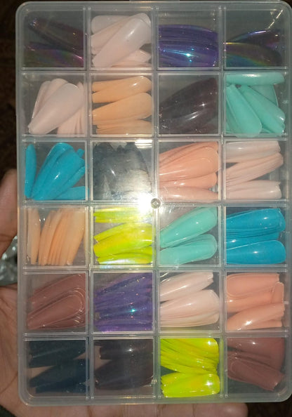 576 pcs nails with box ,Reusable Artificial nails, 24 different colours, beautiful