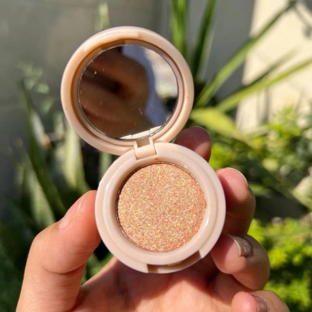 Mocallure 3 in 1 blusher highlighter kit Package Includes: 1 x Blusher