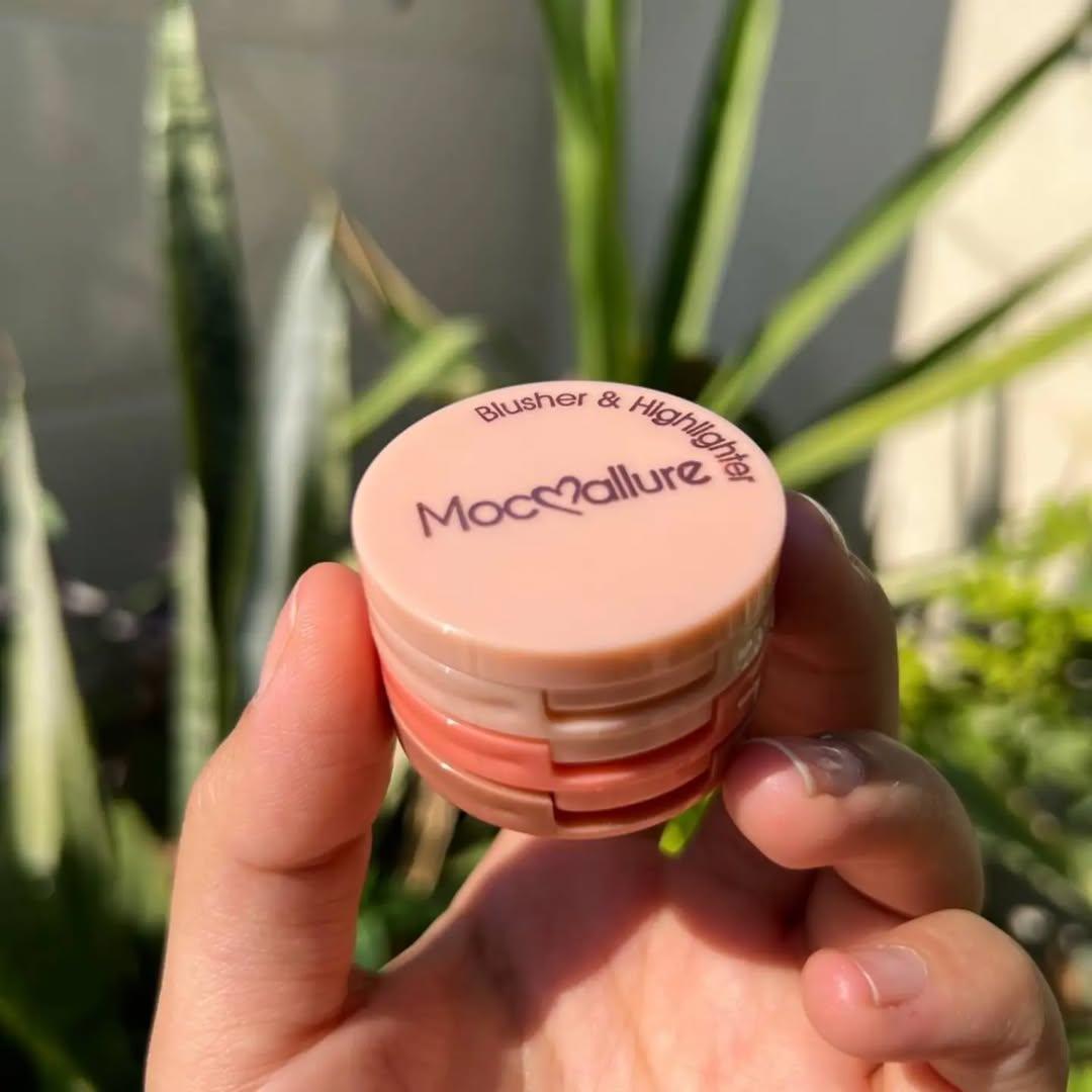 Mocallure 3 in 1 blusher highlighter kit Package Includes: 1 x Blusher