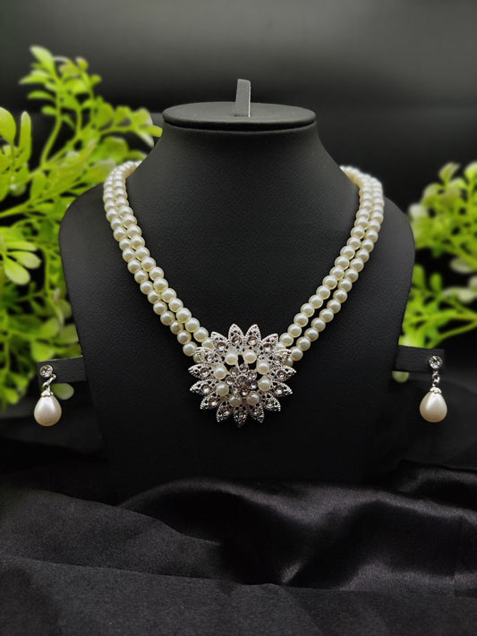 Imported Graceful Radiance Pearl Necklace Set with Exquisite Floral Pendant 🌟 |