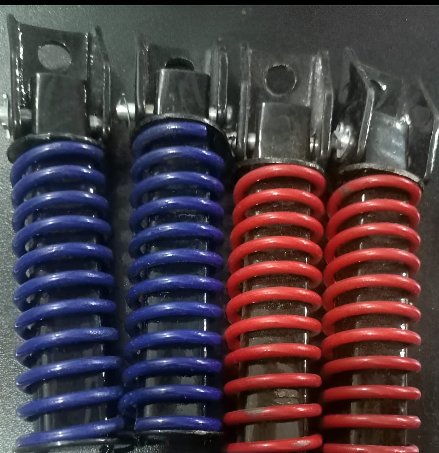 (2 pcs ) Fancy Spring Footrest Universal Lightweight and compact for CD