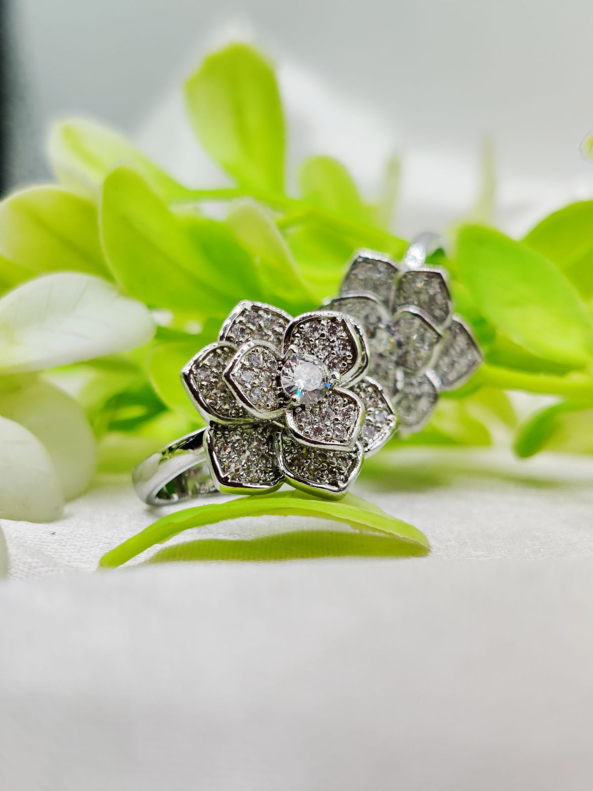 1 Piece Imported Moveable Luxurious Petal Bloom Adjustable Ring 2 Stunning