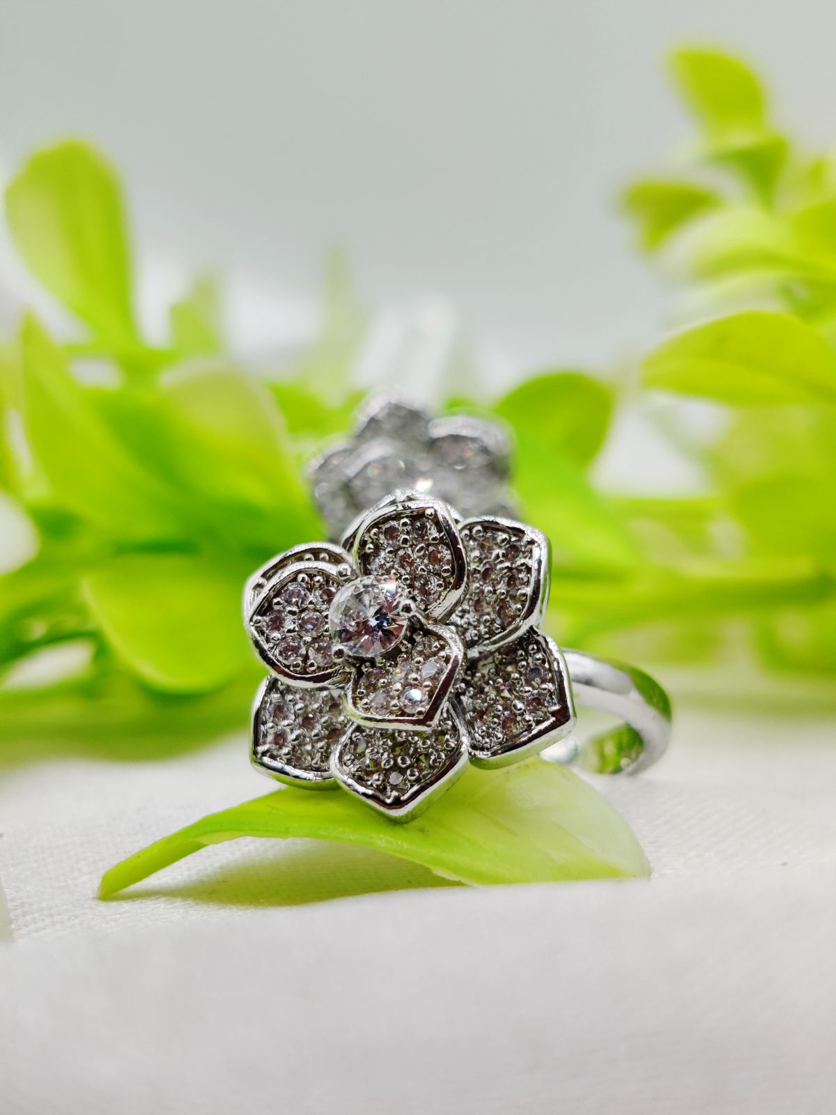 1 Piece Imported Moveable Luxurious Petal Bloom Adjustable Ring 2 Stunning