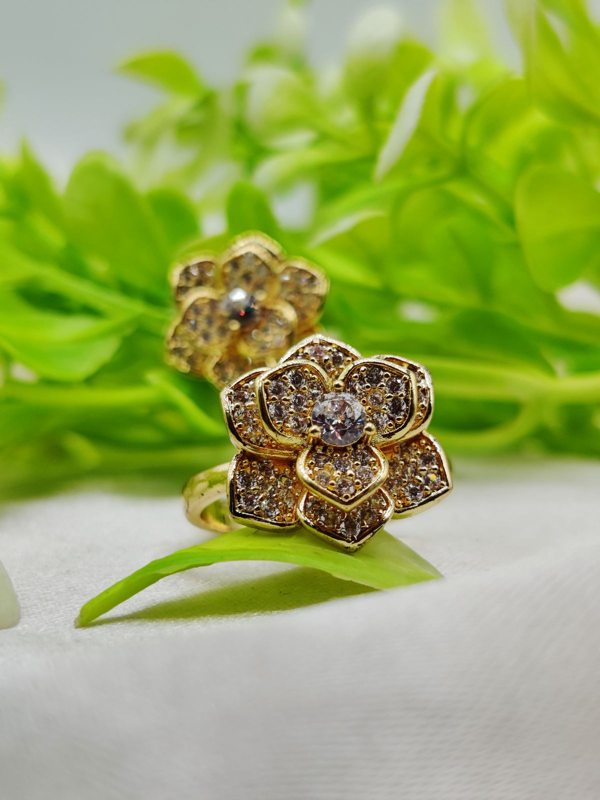1 Piece Imported Moveable Luxurious Petal Bloom Adjustable Ring 2 Stunning