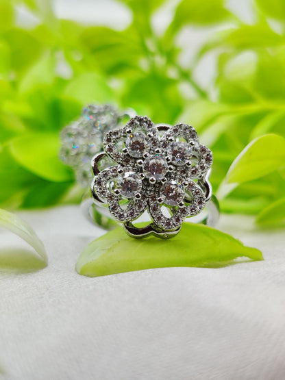 1 Piece Imported Elegant Moveable Floral Cluster Ring with Sparkling Zircon Detailing