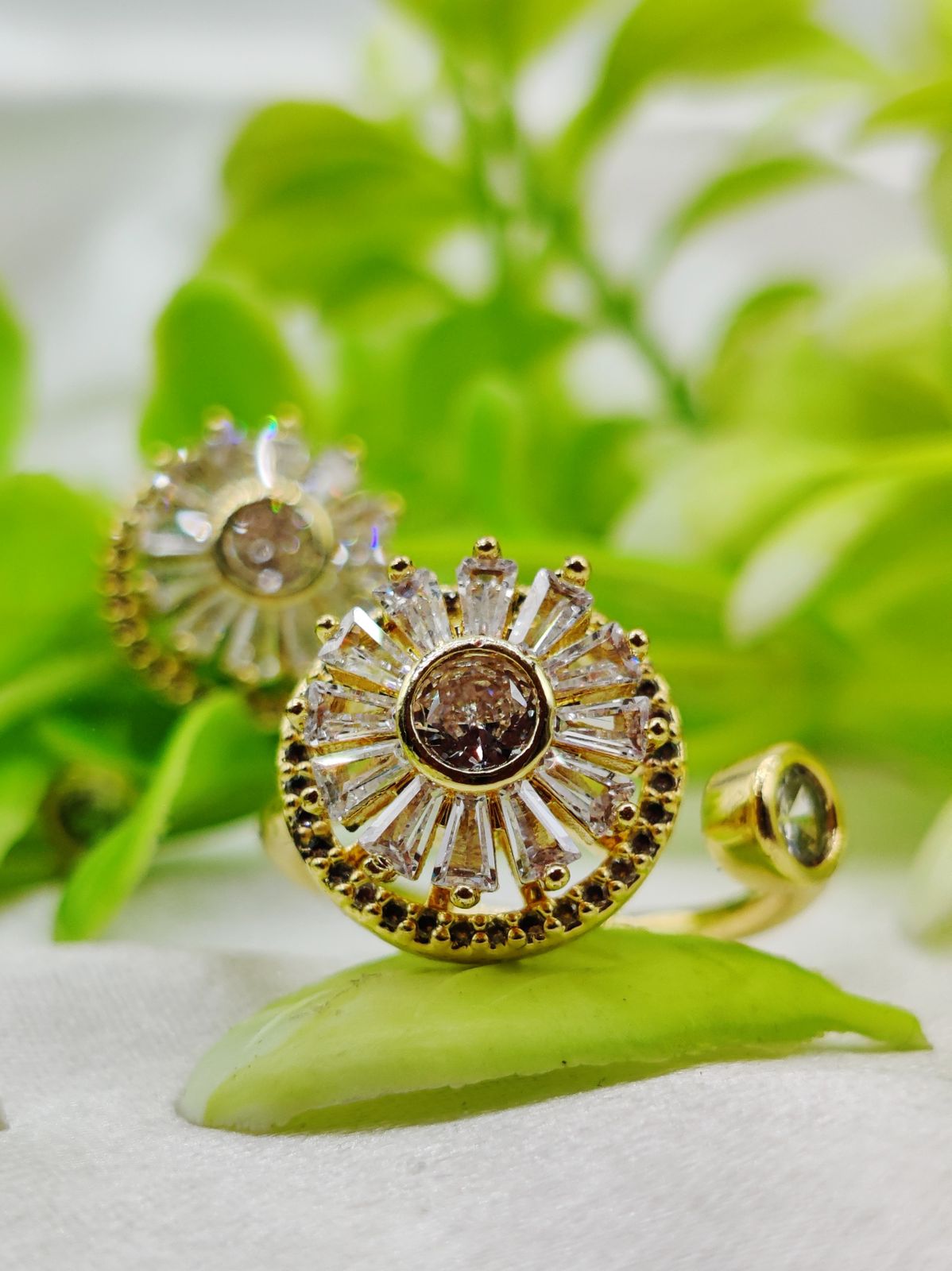 1 Piece Elegant Moveable Radiance Sunflower Ring Timeless Sparkle 🌟 |