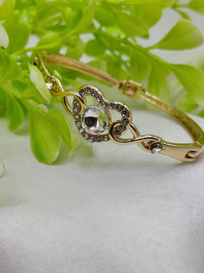 01 PCs Imported Intricately Crafted Adjustable Bracelet with Elegant Design ( Intricately